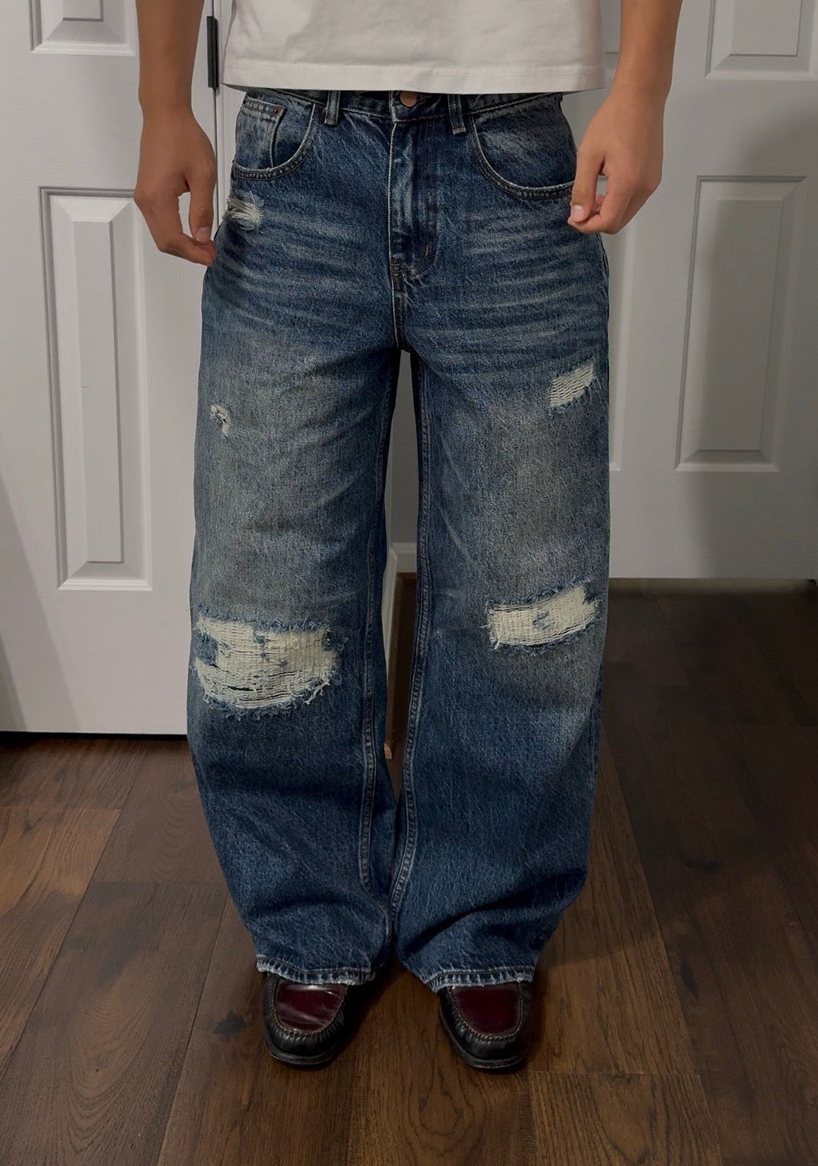 FORMA DISTRESSED DENIM
